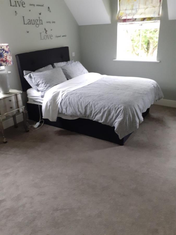 Bedroom No 3 Garden View Nobber Bagian luar foto